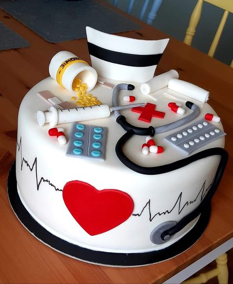 Nurses Cakes Ideas, Nurse Cake Design, Nurse Graduation Cake Ideas, Nursing Cakes Graduation, Nurse Cake Ideas Graduation, Cake For Nurse, Nurse Cake Ideas, Cake For A Nurse, Nurse Grad Cake