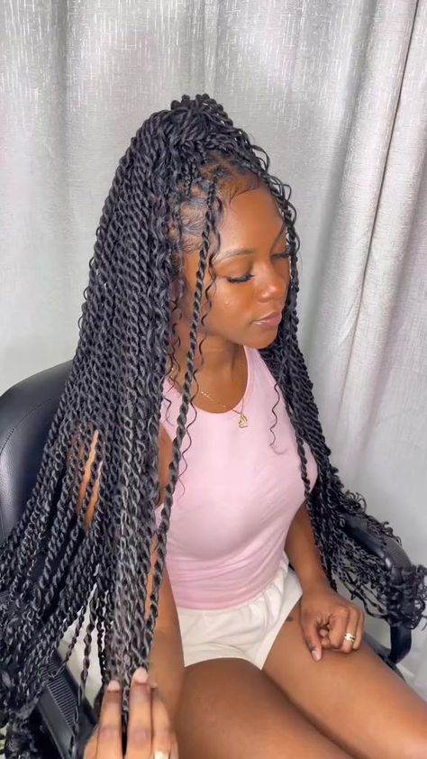 Hairstyles For December Braids, Messy Boho Twists, Long Lasting Hairstyles Black Braids, Winter Braids Hairstyles, Small Passion Twists With Curls, Island Twist Small, Mini Island Twist, Island Twist Hairstyle Curls, Singalese Twist Hairstyles