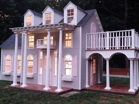 Big Playhouses, Two Story Playhouse, Outdoor Playhouse Ideas, Diy Playhouse Plans, Kids Playhouse Plans, Castle Cottage, Boys Playhouse, Luxury Playhouses, Outdoor Playhouses