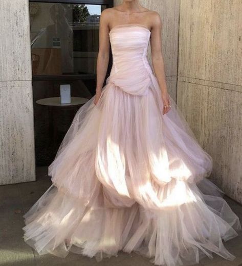 Pink Pretty Prom Dresses, Princess Dress Runway, Pink Formal Dress Aesthetic, Pink Ballgown Aesthetic, Tulle Dress Aesthetic, Strapless Dress Aesthetic, Pink Gown Aesthetic, Pink Dress Runway, Poofy Pink Dress