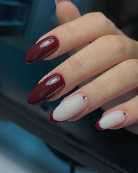 Burgundy Fall Nails 25 Ideas: Elevate Your Autumn Style Maroon Color Nails, Maroon And White Nails Design, White And Maroon Nails, White And Burgundy Nails, Maroon And White Nails, Maroon French Tip Nails, Burgundy Fall Nails, Nails Maroon, Fall Nails Ideas