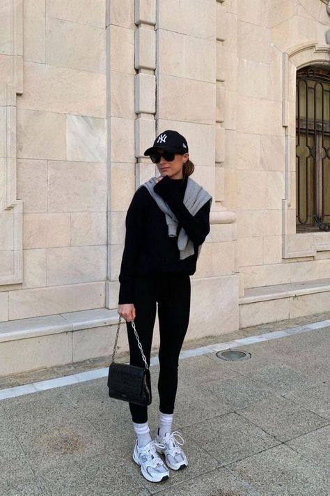 Who What Wear Uk Outfits, Stile Kendall Jenner, Modele Fitness, Look Legging, New Balance Outfit, Uni Outfits, Looks Street Style, Dec 30, All Black Outfit