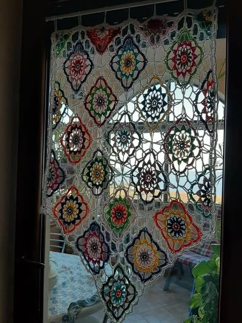 Granny Square Curtains, Crochet Window Decoration, Crochet Drapes, Apartment Nook, Crochet Window Curtain, Crochet Lampshade, Crochet Curtain Pattern, Crochet Fairy, Crochet Curtains