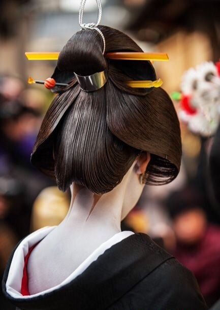 Culture Landscape, Traditional Hairstyles, Doll Hairstyle, Japan Geisha, Japanese Hairstyles, Geisha Hair, Asian Clothing, Japanese Costume, Japanese Stuff