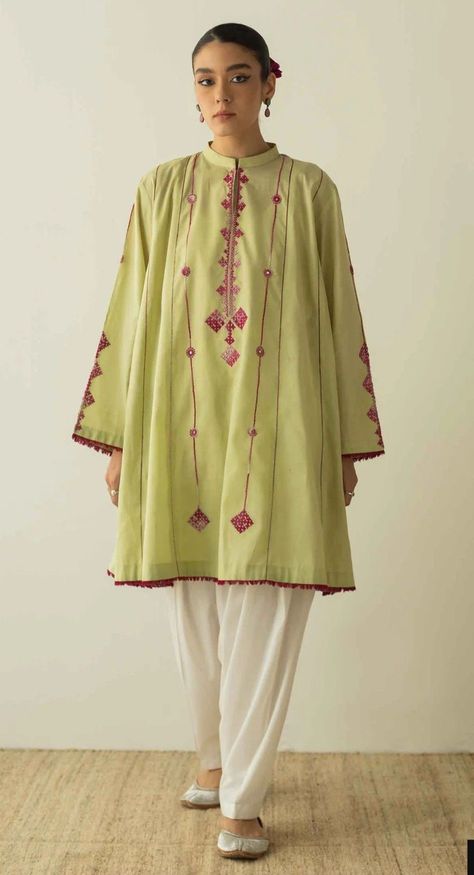 Zara Shahjahan, Embroidery Fashion Detail, Lace Dress Design, Mode Kimono, Embroidered Kurti, Simple Kurta Designs, Pakistani Fashion Casual, Kurti Embroidery Design, Kurti Design