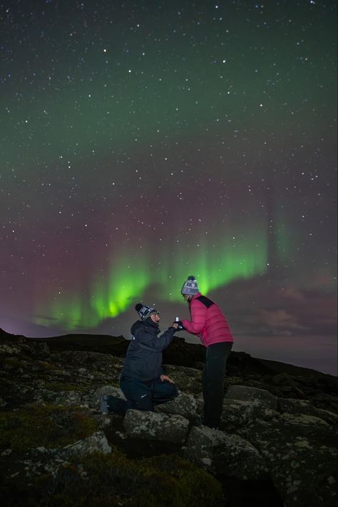 Proposal under the northern lights in Iceland Northern Lights Proposal, Aurora Borealis Proposal, City Lights Proposal, Iceland Proposal, Couple Aurora Borealis, Couple Watching Northern Lights, Northern Lights Cruise, Northen Lights Iceland, Northern Lights Photography