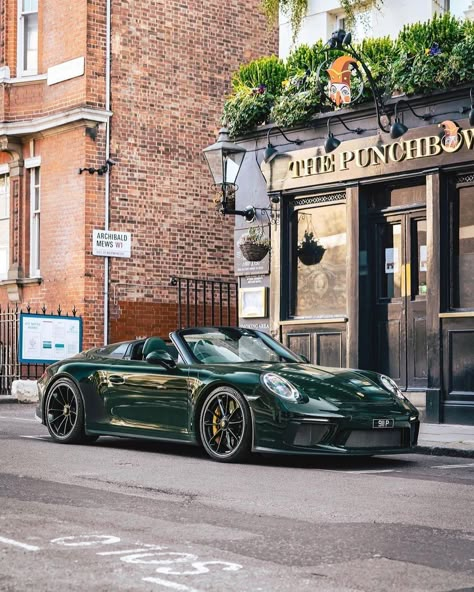 Porche Car, Porsche Car, Porsche 991, British Racing Green, Porsche Gt3, Vintage Porsche, Racing Green, Classy Cars, Classic Porsche