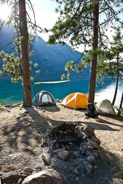 Camping Lake Aesthetic, Pnw Camping Aesthetic, Camping Sites Ideas, Camping Morning, Zelt Camping Hacks, Camping In Nature, Chelan Washington, Camping Lake, Tents Camping