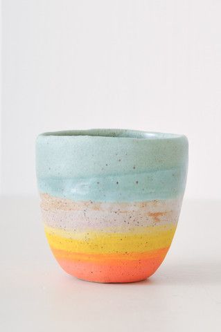 Ceramic Pottery Ideas #ceramics #ceramicdesignideas // Ceramic cup, ceramic colors, ceramics, pottery, ceramic ideas Ceramic Pottery Ideas, Tanah Liat, Pottery Painting Designs, Keramik Design, Pottery Classes, Pottery Designs, Pottery Ideas, Modern Ceramics, Ceramic Design