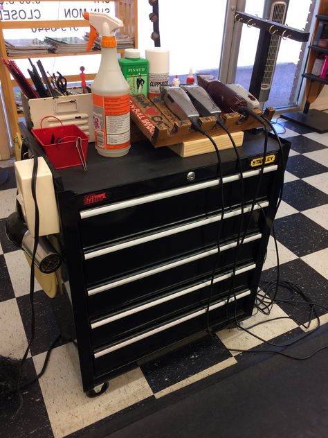 Barber shop work station Barber Shop Chairs, Barbershop Design, Barber Shop Decor, Tufted Dining Chairs, Salon Interior Design, Work Station, Black Chair, Barber Life, Red Door