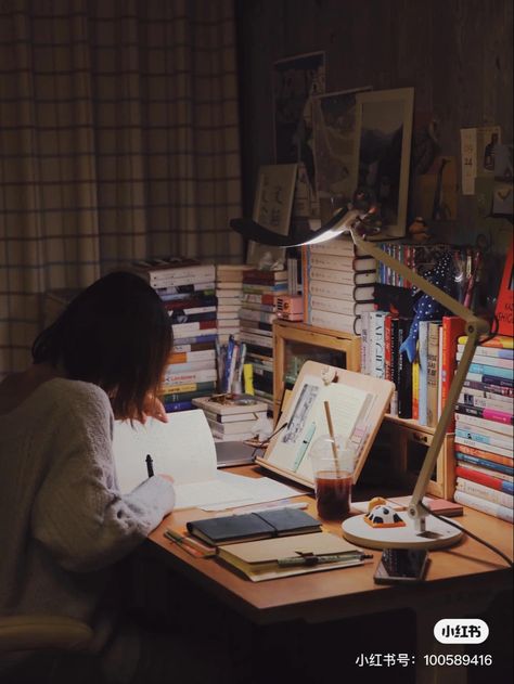 Academic Writing Aesthetic, Gaokao Study Motivation, Study Aesthetic Pictures, Person Studying, Study Desk Aesthetic, Someone Studying, Studying Photography, People Studying, Kdrama Study