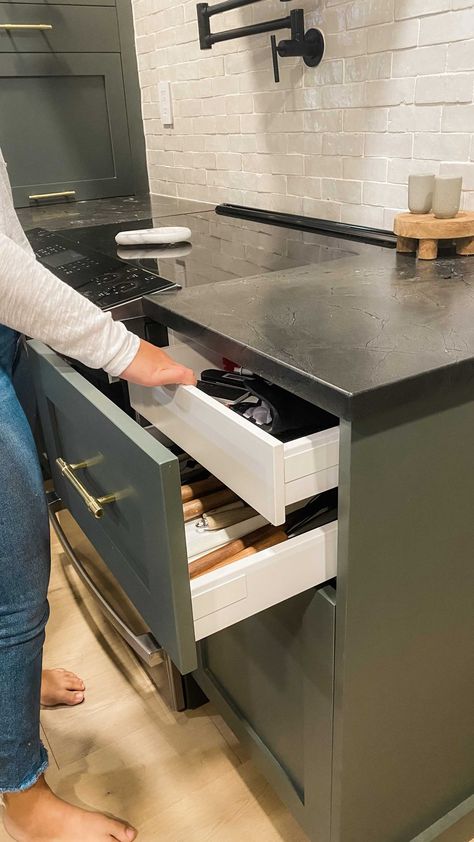 Ikea Kitchen Drawers, Ikea Drawer, Inset Kitchen Cabinets, Slab Cabinets, Drawer Tracks, Medium Kitchen, Ikea Drawers, Kitchen Base Cabinets, Kitchen Cabinet Drawers