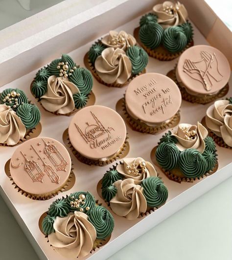 Umrah Mubarak Cupcakes , ramadan cupcakes, elegant cupcakes, green cupcakes Umrah Mubarak Cupcakes, Emerald Green Buttercream, Ramadan Cupcakes, Cupcakes Green, Green Buttercream, Garden Cupcakes, Elegant Cupcakes, Umrah Mubarak, Green Cupcakes