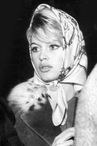 Brigitte Bardot 1950s Scarf Style, 60s Head Scarf, 50s Head Scarf, 1950s Head Scarf, 60s Bombshell, Babushka Style, Brigitte Bardot 60s, Bridgette Bardot, Bridget Bardot