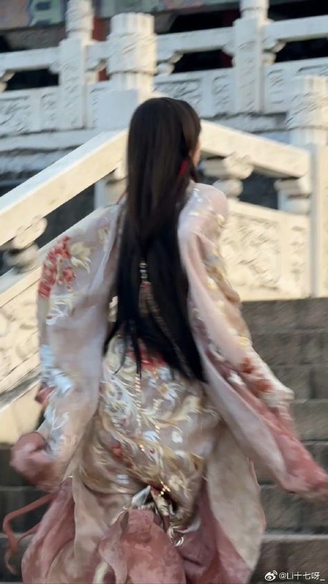 Chinese Hanfu Aesthetic, Japanese Princess Aesthetic, Asian Princess Aesthetic, Korean Princess Aesthetic, Chinese Princess Aesthetic, Chinese Royalty Aesthetic, Chinese Dress Aesthetic, Sring Venka, Chinese Culture Aesthetic