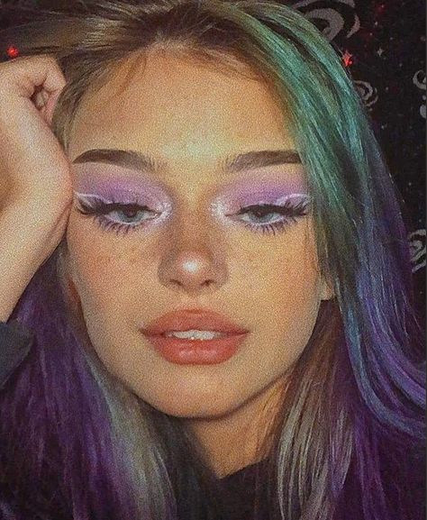 Laura Ncff, Purple Time, Indie Makeup, Tiktok Aesthetic, Graphic Makeup, Alternative Makeup, Unique Makeup, Edgy Makeup, Makeup Eye Looks