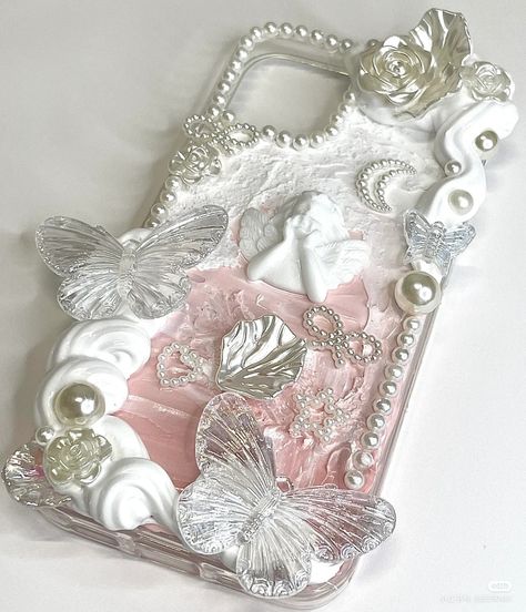 Decoden Cream Phone Case, Jeweled Phone Cases, Custom Phone Cases Ideas, Aesthetic Phones, Phone Cases Aesthetic, Diy Rhinestone Nails, Phone Cases Cute, Phone Case Ideas, Artsy Phone Cases