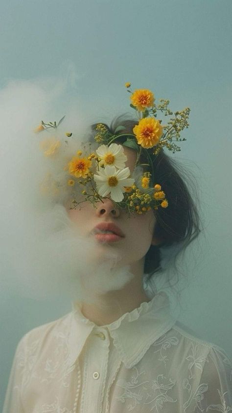 Portrait Inspo Faces, Woman And Flowers Drawing, Hair Color Photography, Girl With Flowers Aesthetic, Animated Photography, Animation Nature, Gentle Aesthetic, Animated Aesthetic, Flowers Animated