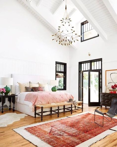 Think big in the bedroom! Light, bright and boho romance Interior Design Minimalist, Design Del Prodotto, Natural Home Decor, Cool Ideas, White Bedroom, Beautiful Bedrooms, Design Living, Decor Rustic, My New Room