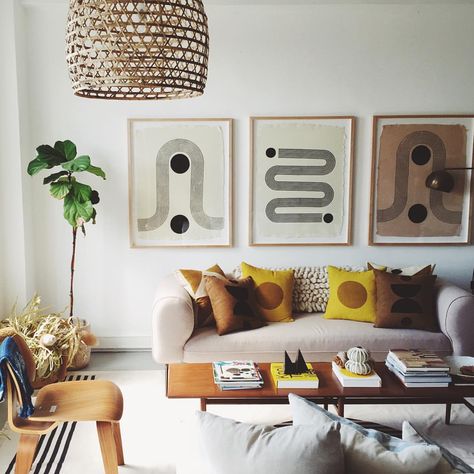 2,934 Likes, 35 Comments - Emily Katz (@emily_katz) on Instagram: “After lovely and warm conversation with inspiring business owner @lilystockman Of…” Boho Modern Living Room, Eclectic Interior Design, Hygge Decor, Eclectic Interior, Retro Home Decor, A Living Room, Retro Home, Design Living, Cheap Home Decor