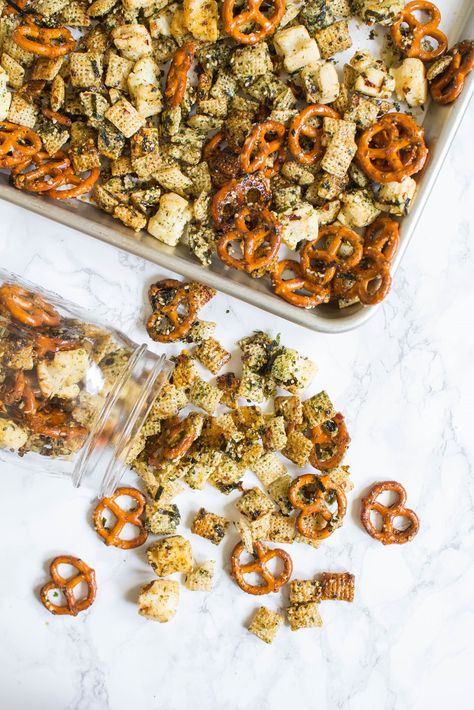 Spicy Furikake Chex Mix - Cooking with a Wallflower Hawaiian Chex Mix Recipes, Chex Mex Recipes Holidays, Chex Mix Furikake, Japanese Chex Mix Recipe, Chex Mix Hawaiian Style, Chex Mix Recipes Original, Puppy Chow Chex Mix Recipe, Easy Snack Mix, Chex Cereal