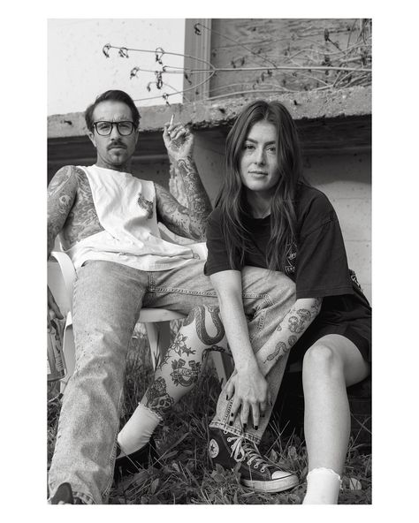 Casey & Mel just being the coolest 🥵 Tattoo Couple Photoshoot, Western Grunge, Tattoo Couple, Couple Inspo, Grunge Couple, Couple Photoshoot, 90s Grunge, Shoot Inspiration, Couple Tattoos