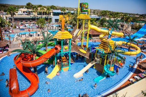 Aqualandia - Benidorm Aqua Park Water Park Ideas, Water Theme Park, Camping Club, Bawah Air, Inflatable Water Park, Rv Parks And Campgrounds, Camping Resort, Waterpark, Salou