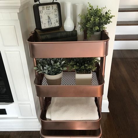 45 Creative Ways to Use a RÅSKOG Ikea Cart. Get organized this year with the versatile, 3-tier, RÅSKOG Ikea Cart. It can be used anywhere in your house. Raskog Ikea, Ikea Raskog Cart, Raskog Cart, Ikea Mirror Hack, Ikea Cart, Ikea Raskog, Ikea Mirror, Cart Ideas, Ikea Diy