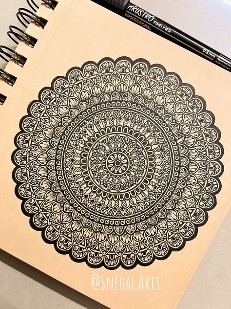 Mandala art ideas creative Mandala Art Therapy Easy, Zentangle Mandala Art, Mandala Art Drawing Creative, Easy Mandala Drawing Simple, Mandala Art Simple Design, Mandala Art Aesthetic, Simple Drawing Ideas Aesthetic, Mandala Drawing Ideas Creative Beautiful, Mandala Art Circle