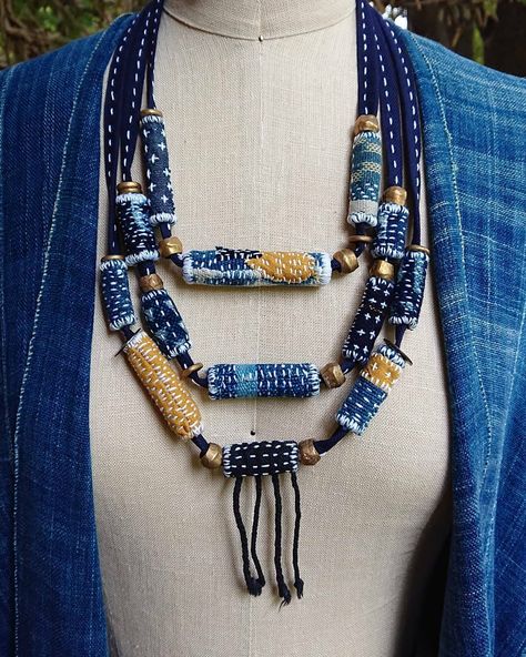 Isle of Skye Studio on Instagram: “Stitchy Fabric Bead necklace is done! I was hoping to have made more of these beads, but got overwhelmed with making all the other things…” Upcycle Jewelry Ideas, Fabric Upcycle, Fiber Necklace, Diy Fabric Jewellery, Fiber Art Jewelry, Fabric Jewellery, Textile Necklace, Diy Bracelets Tutorials, Woven Necklace