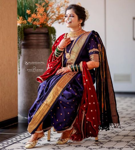 Marathi Outfit, Haldi Makeup, Saree Types, India Wedding Dress, Marathi Nath, Maharashtrian Bride, Maharashtrian Wedding, Krishna Holi, Maharashtrian Saree