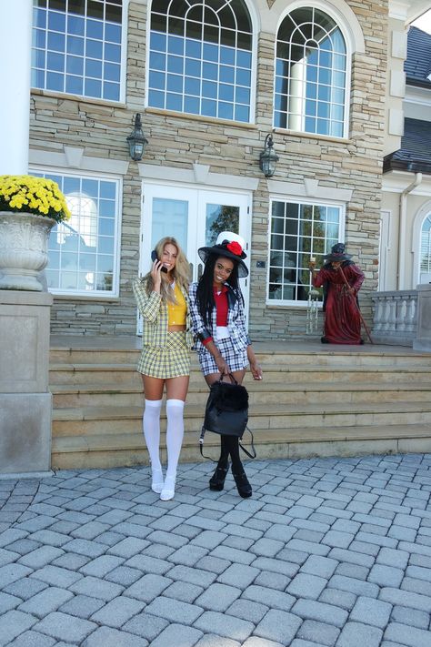 Clueless Winter Outfits, Clueless Duo Costume, Clueless Halloween Costume Duo, Cher Clueless Outfit Halloween Costumes, Clueless Photoshoot Ideas, Clueless Outfits Halloween, Dionne Clueless Costume, Cher Costume Clueless, Clueless Photoshoot