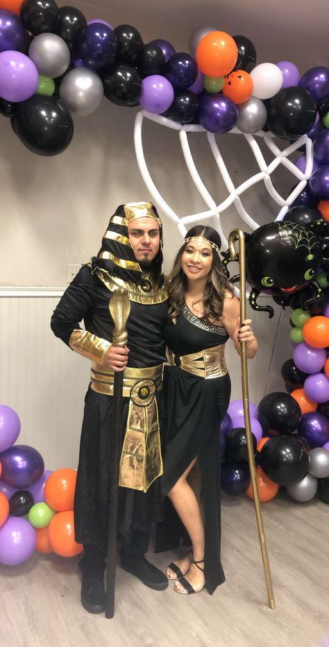 Egyptian Themed Birthday Party, Egyptian Themed Party Outfit, Egyptian Couple Costume, Pharoah Costume, Diy Cleopatra, Halloween Egyptian, Egypt Party, Egypt Decor, Mythology Costumes