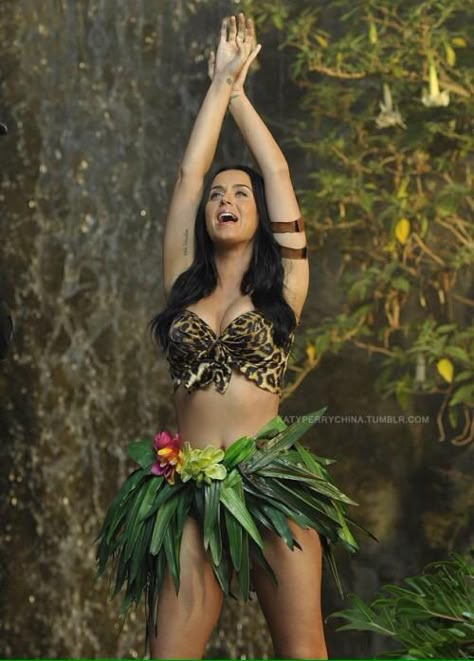 Katy- Roar Katy Perry Halloween Costume, Katy Perry Dress, Katy Perry Costume, Katy Perry Outfits, Jungle Outfit, Katy Perry Roar, Tahitian Dance, Katy Perry Hot, Halloween Costumes For Teens Girls