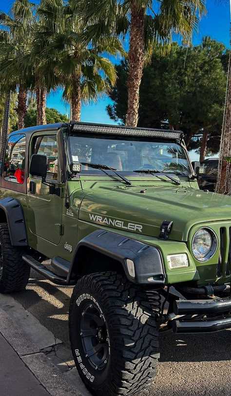 Forest Green Jeep Wrangler, Green Jeep Wrangler Aesthetic, Dark Green Jeep Wrangler, Green Jeep Aesthetic, Jeeps Aesthetic, Cannes Beach, Jeep Aesthetic, Green Jeep Wrangler, Jeeps Wrangler