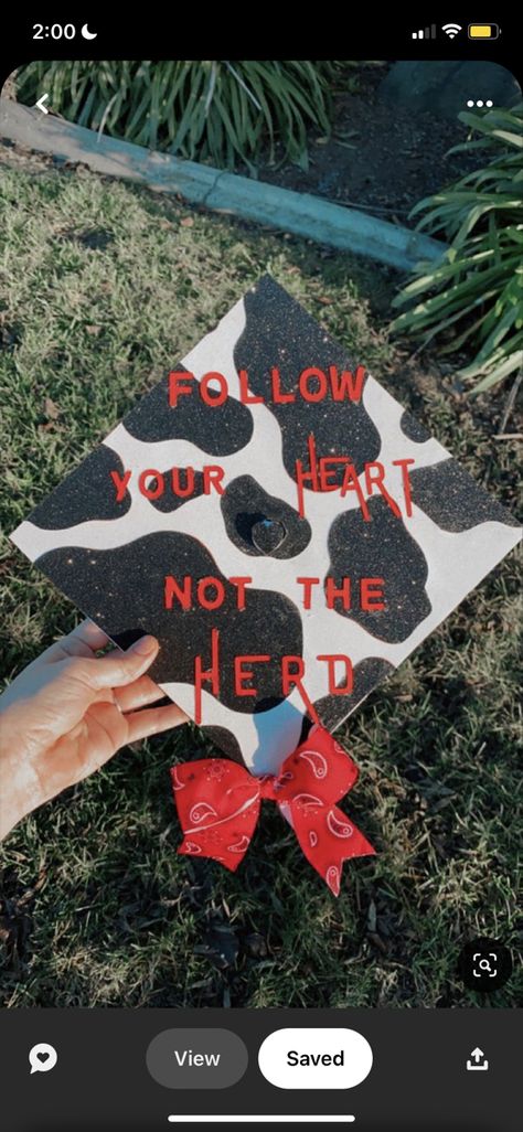 Graduation Cap Designs Cow Print, Graduation Cap Cow Designs, Ffa Graduation Cap Ideas, Cow Themed Graduation Cap, Animal Science Graduation Cap Ideas, Cow Senior Parking Spot, Country Grad Cap Ideas, Grad Cap Ideas Western, Cow Print Graduation Cap