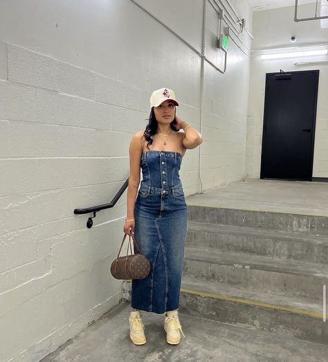 Denim Dress With Sneakers, Jean Dress Outfit Black Women, Denim Dress Outfit Black Women, Dress With Jordans, Snapback Outfit, Girl Jordans, Dress Outfit Black Women, Jeans Dress Outfit, Dress And Sneakers