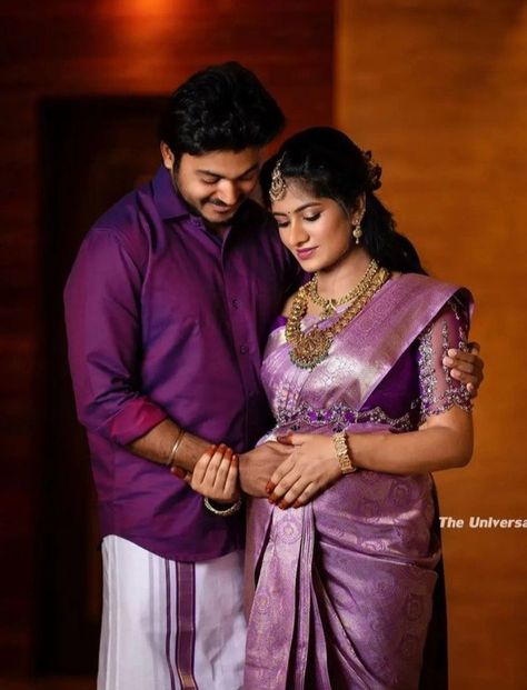 Sreemantam Photoshoot, Seemantham Couple Photos, Sreemantham Photoshoot Indian, Sreemantham Saree Ideas, Valakappu Saree, Sreemantham Photoshoot Traditional, Blouse Designs For Baby Shower Function, Srimantham Stills Photo, Baby Shower Photoshoot Indian