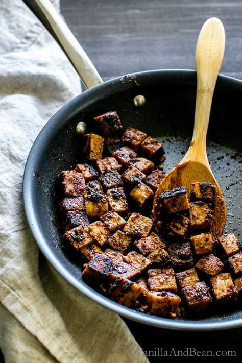 Spicy Peanut Tofu Bowl with Coconut Forbidden Rice Chinese Food Ideas, Tempeh Bacon Recipe, Spicy Peanut Tofu, Tempeh Marinade, How To Cook Tempeh, Peanut Tofu, Tofu Bowl, Forbidden Rice, Meat Replacement