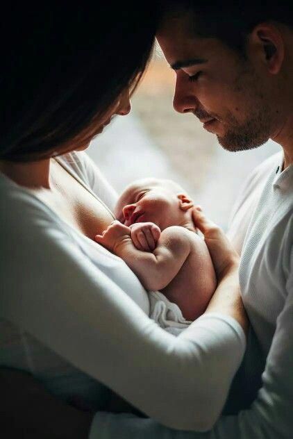 23 Sweet and Precious Newborn Baby Photoshoot to Treasure  #Photography Vom Avea Un Copil, طفلة حديثة الولادة, Baby Fotografie, Newborn Family Photos, Newborn Photography Poses, Newborn Baby Photoshoot, Pregnancy Information, Newborn Baby Photos, Foto Baby