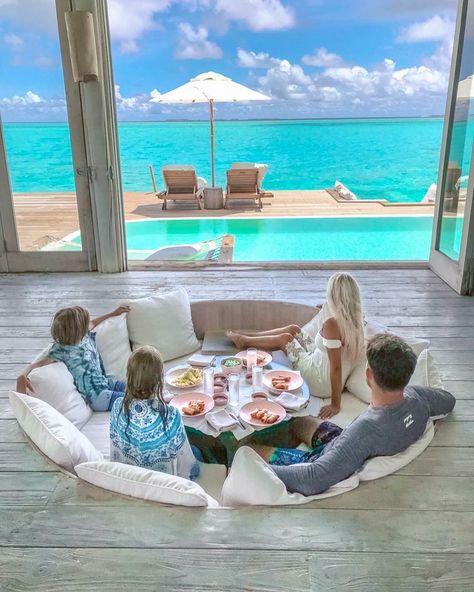 Maldives Hotel, Life Goals Future, Vision Board Examples, Luxury Couple, Dream Family, Rich Family, Afternoon Snack, Luxury Lifestyle Dreams, Future Lifestyle