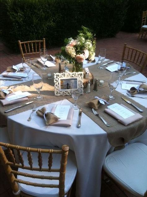 Round table runner ideas. X marks the spot for the centerpiece. #weddingdecor Burlap Table Decorations, Rehearsal Dinner Decorations, Burlap Runners, Deco Champetre, Wedding Table Designs, Tafel Decor, Rustic Wedding Table, Dinner Decoration, Table Runners Wedding