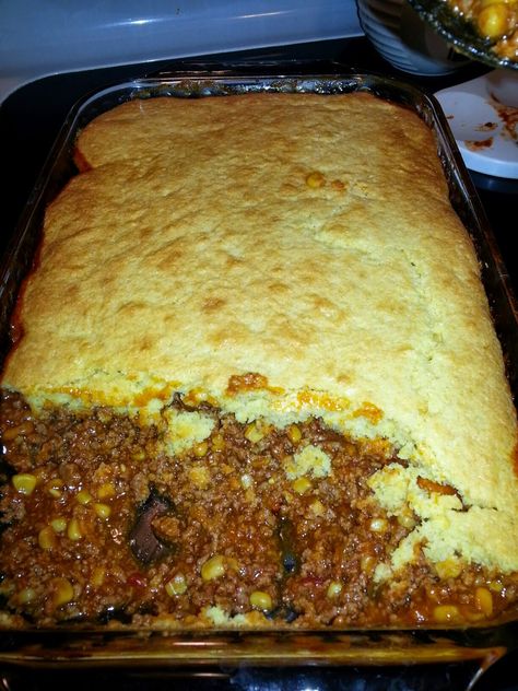 Lisa's Spot: Cornbread Pie Railroad Cornbread Pie, Cornbread Pie, How To Make Corn, Canned Tomato Soup, Hamburger Meat, How To Can Tomatoes, Tomato Soup, Chili Powder, Casserole Recipes