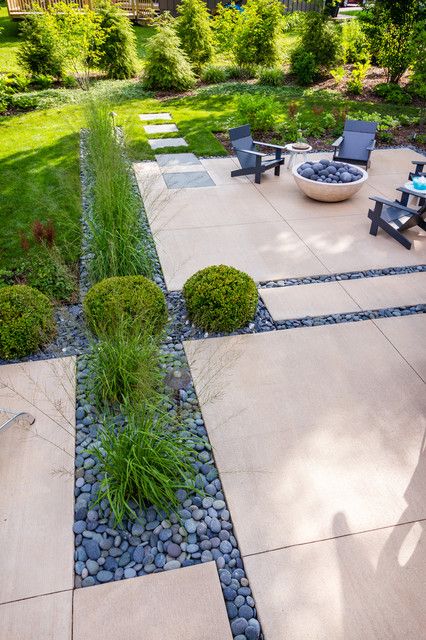 Concrete Paver Patio, New Patio Ideas, Backyard Decorating, Landscape Yard, Patio Pictures, Patio Remodel, Modern Patio Design, Paver Designs, Pavers Backyard