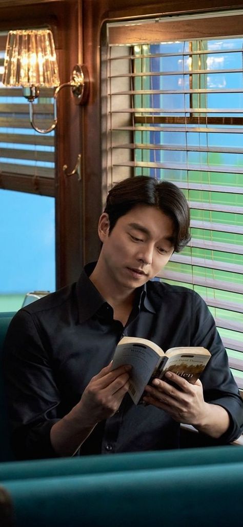 Gong Yoo Smile, Goblin Gong Yoo, Goblin Korean Drama, Hair Style Korea, Mia 3, Lee Dong Wook, Korean Drama Best, Gong Yoo, Alex Turner