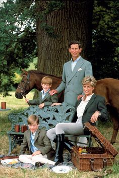 #99 #fullattitude #rajwadu #royalattitude #royalpeople #fullmojdifulljalsa #fullloaded #likeforlikes #followtrain #follow Pin Photography, Diana Queen, Prince Charles And Diana, Royal Photography, Laura Bailey, Princess Diana Family, Princess Diana Photos, Prinz Harry, Poppy Delevingne