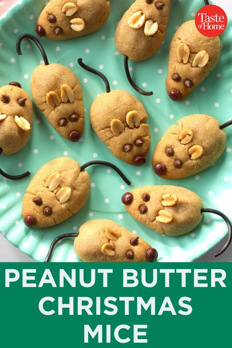 Peanut Butter Mouse Cookies, Christmas Mice Candy Chocolate Mouse, Mouse Cookies Christmas, Winter Sweets Ideas, Christmas Mice Cookies, Christmas Mouse Cookies, Christmas Mice Candy, Cute Christmas Baking Ideas, Christmas Peanut Butter Cookies