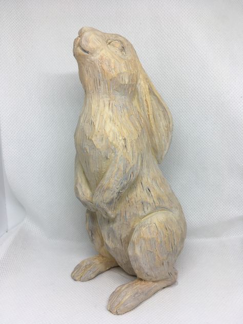 Chainsaw Wood Carving, Easter Drawings, Bunny Statue, Wood Carving Faces, Rabbit Sculpture, Pottery Animals, Bone Crafts, Ceramic Artwork, Chainsaw Carving