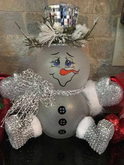 Fish Bowl Snowman Ideas | HubPages Fishbowl Santa, Glass Snowman Crafts, Fish Bowl Snowman, Bowl Snowman, Snowman Ideas, Snowman Crafts Diy, Fish Bowls, Vintage Jeep, Glass Snowman