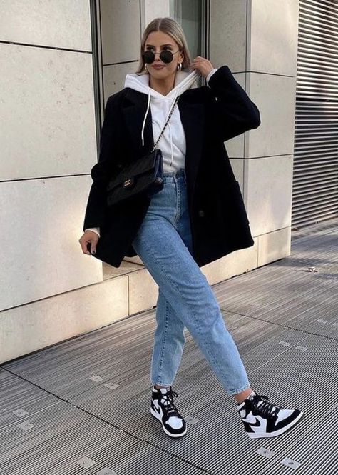 Style Airforce 1 Women Outfit, Airforce 1 Outfit Women Winter, Womens Nike Air Force 1 High Tops Outfit, High Top Pandas Outfits, Chic Jordan Outfit, Airforce 1 Outfit Women Casual Winter, High Top Jordans Outfit Sneakers Women, Panda High Dunks Outfit Women, Outfits For Women With Jordans